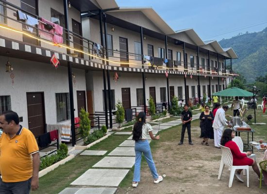 river-side-luxury-ac-cottage (9)